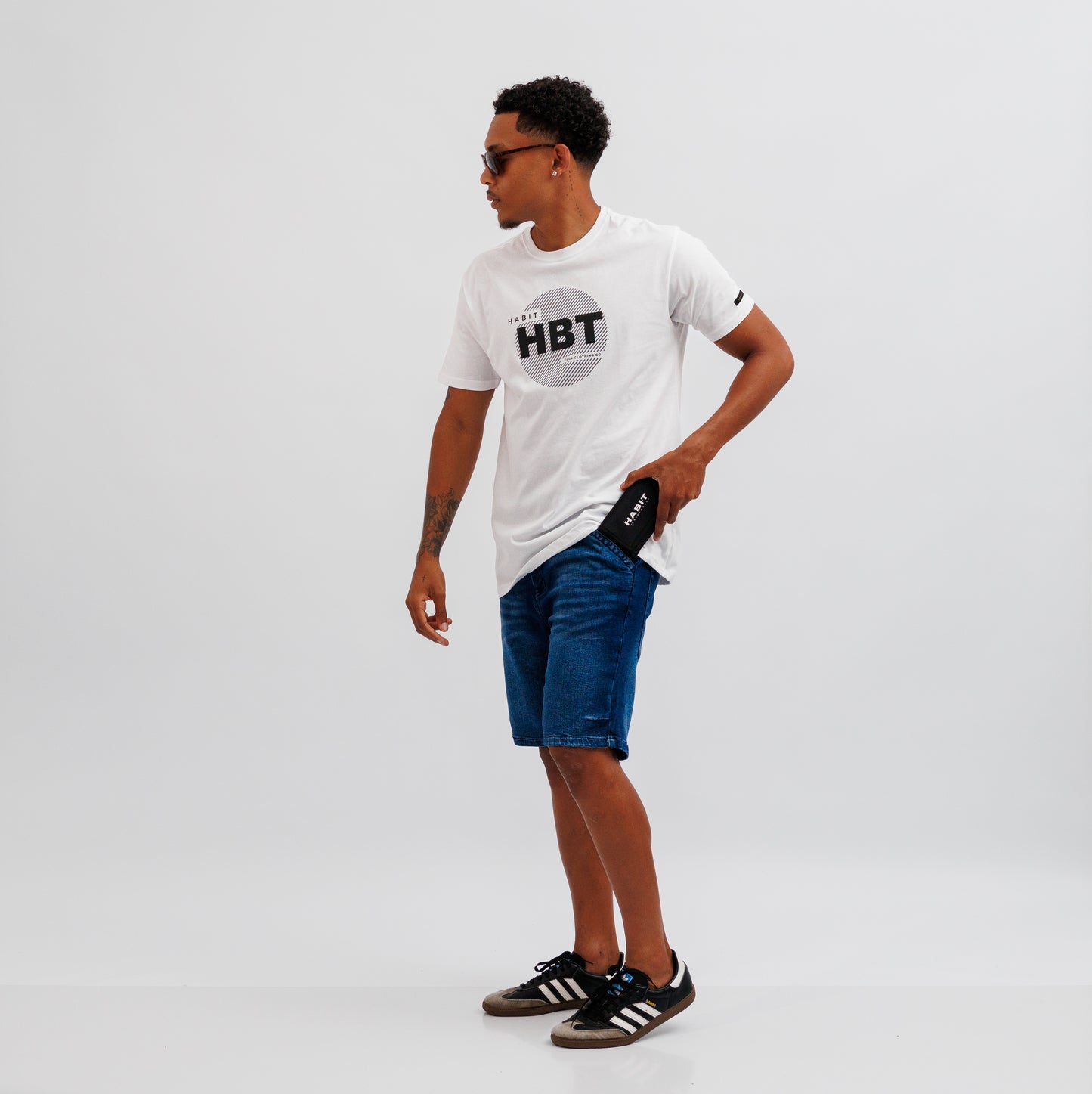 Logo Raw Basic T-Shirt