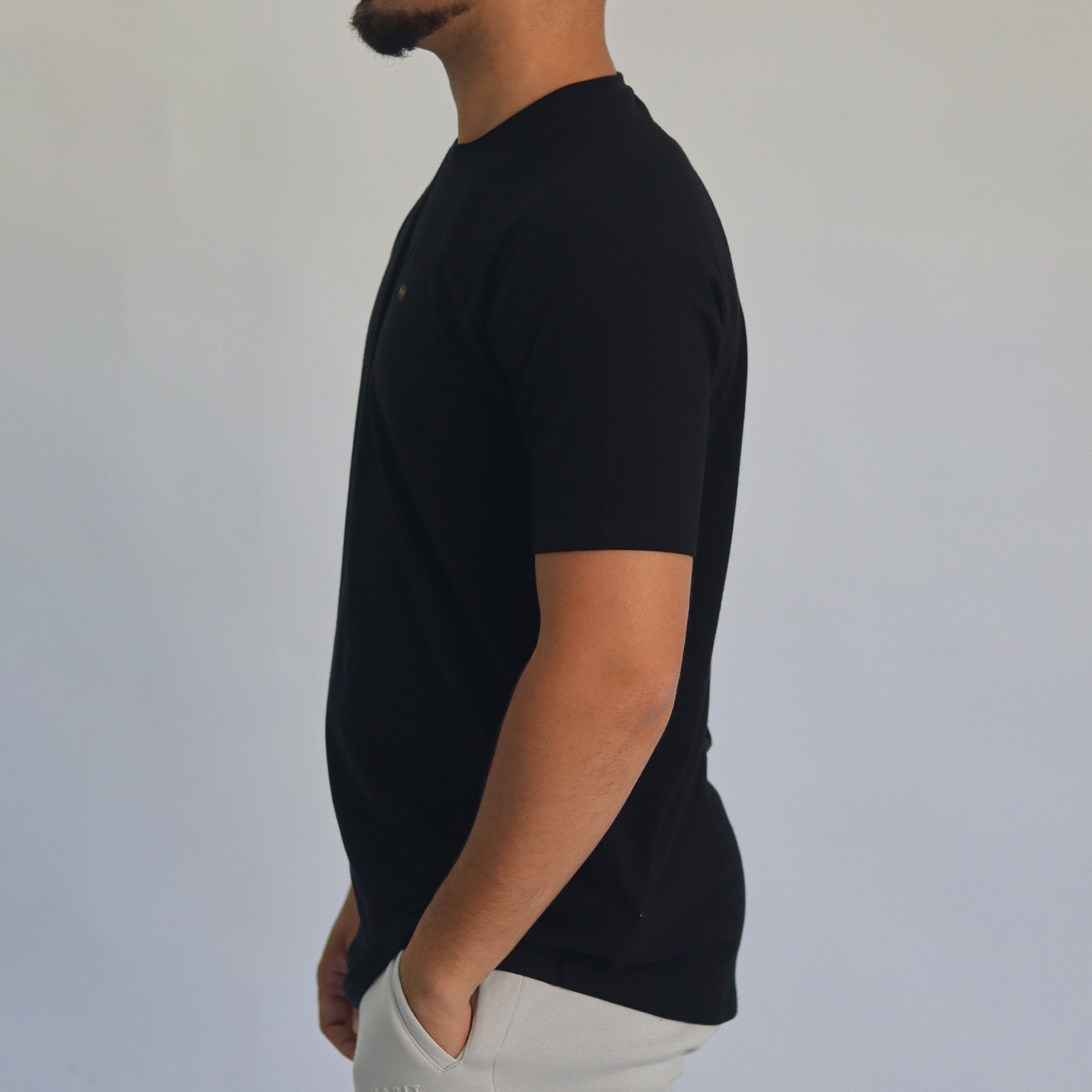 Men T-shirt raglan black