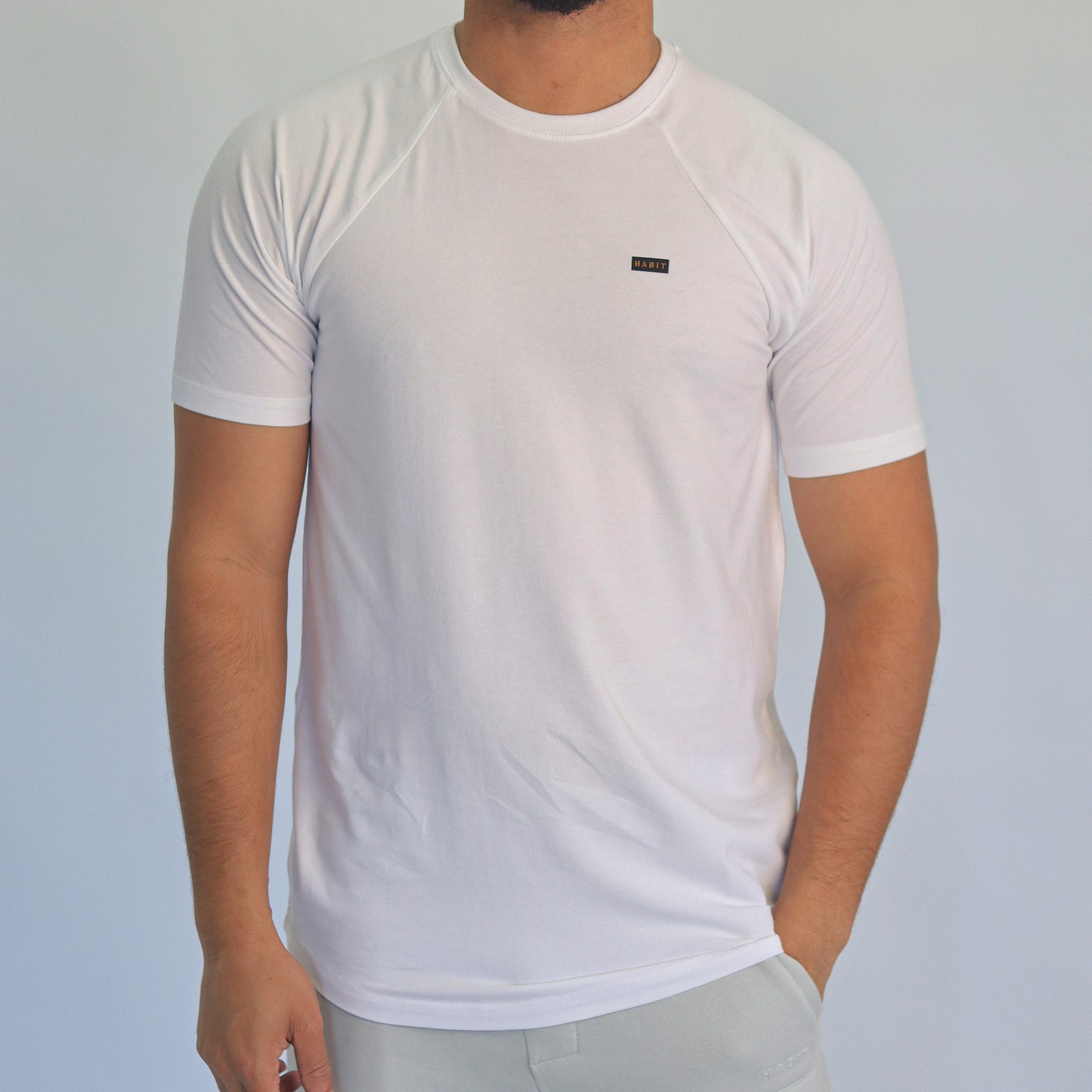 Men T-shirt raglan white